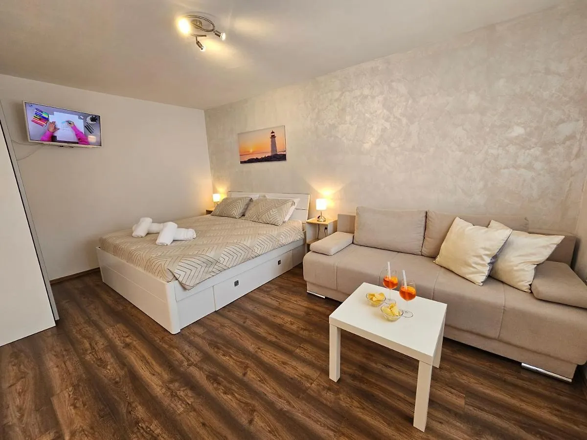Apartmani Grzinic Rovigno 0*,
