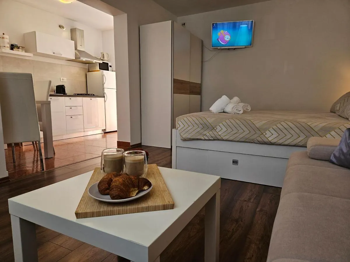 Apartmani Grzinic 罗维尼