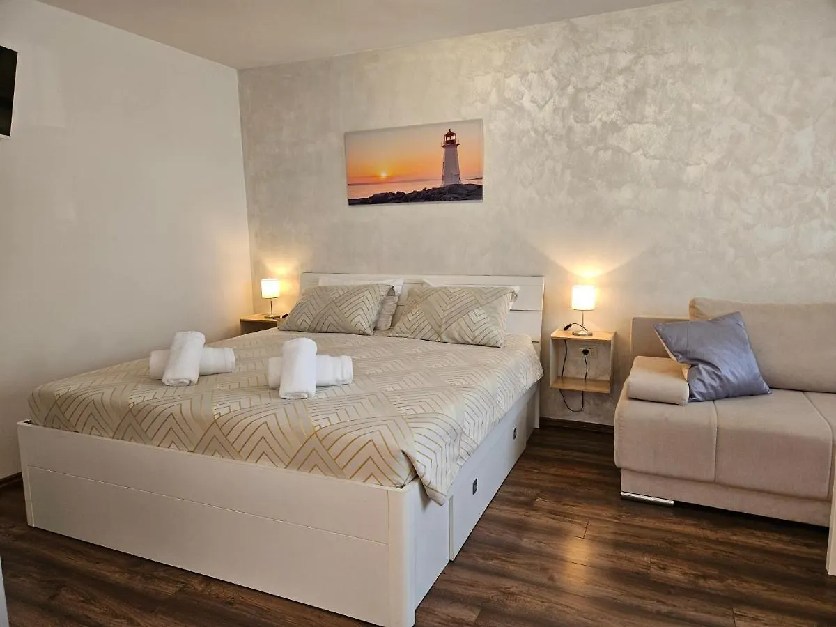 Apartmani Grzinic 罗维尼 公寓