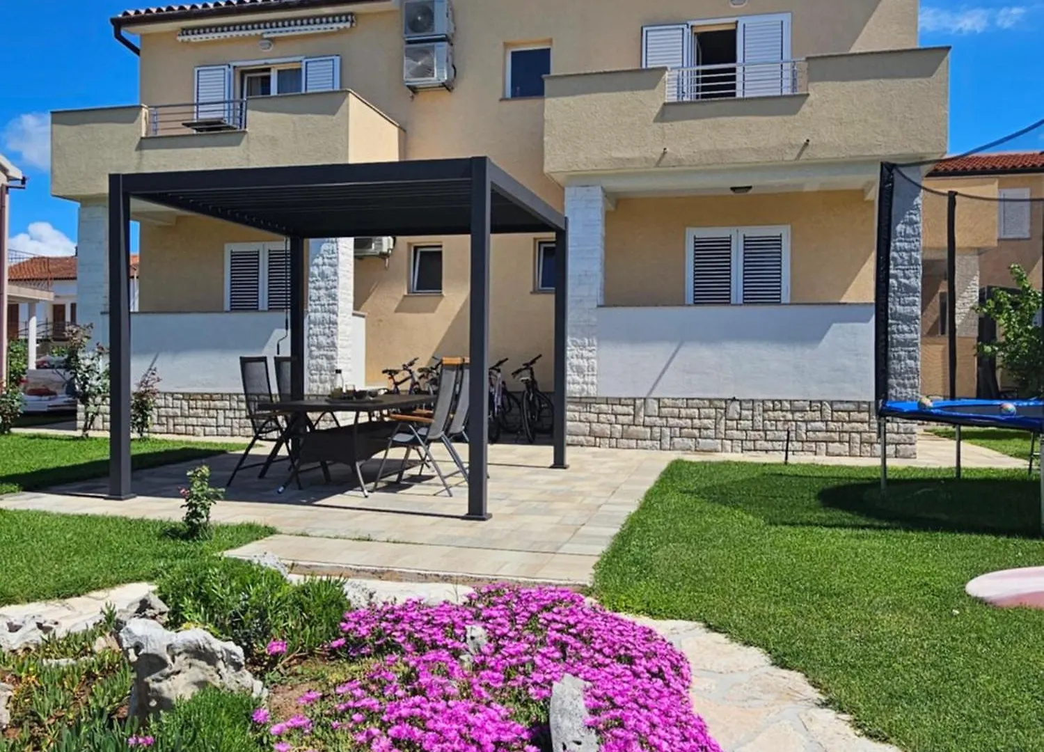 Apartmani Grzinic 罗维尼 公寓